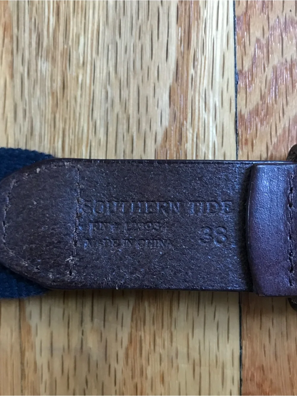 Southern Tide Navy Skipjack Blue Fish & Brown Leather Accents 38